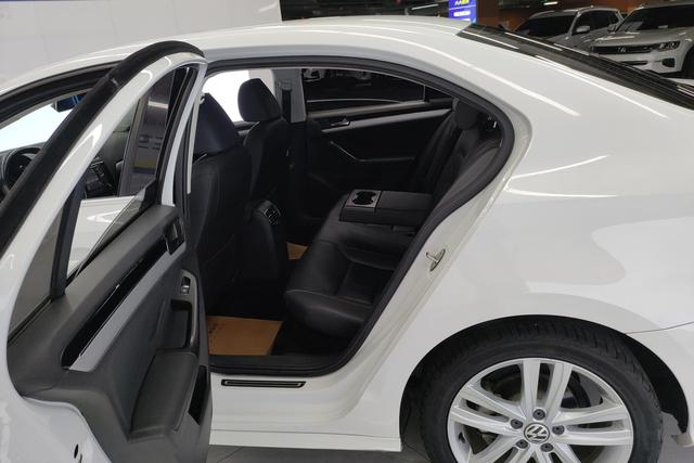 Volkswagen Sagitar 2018 280TSI DSG Spark – фото 13