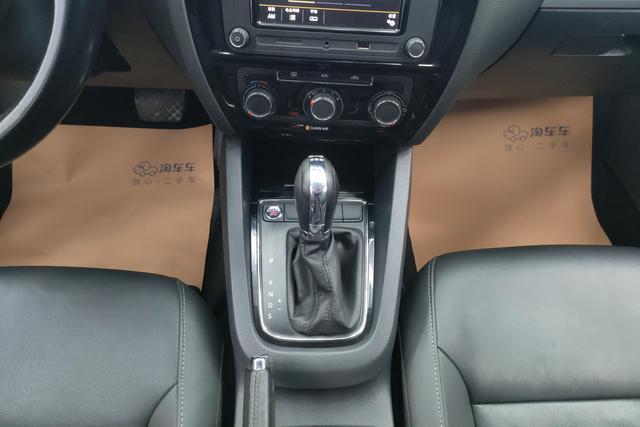 Volkswagen Sagitar 2018 280TSI DSG Spark – фото 16