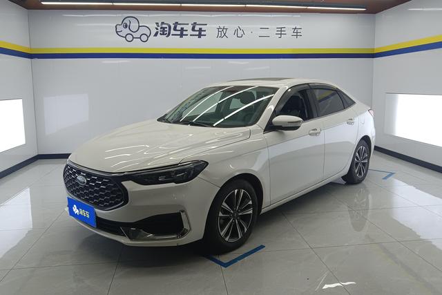 Ford Focus 2021 1.5L Automatic Diamond – фото 1