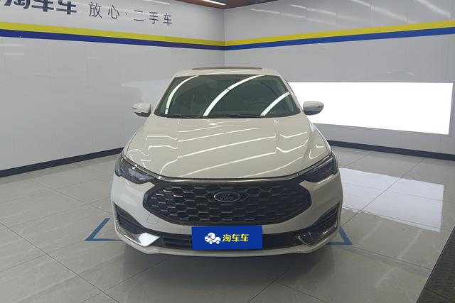 Ford Focus 2021 1.5L Automatic Diamond – фото 3