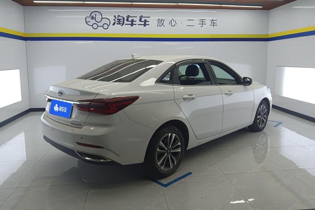 Ford Focus 2021 1.5L Automatic Diamond – фото 9