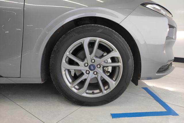 Ford Mondeo 2023 EcoBoost 180 Luxury – фото 5
