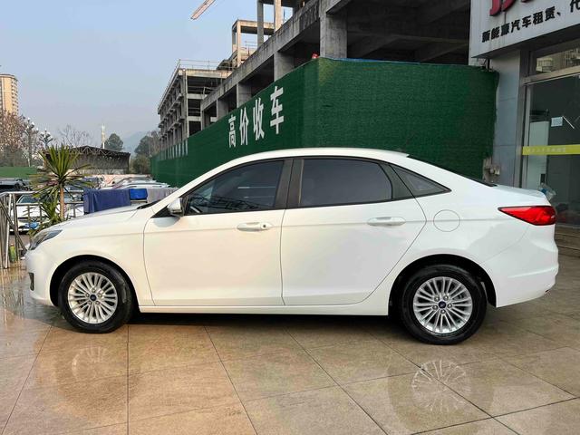 Ford Escort 2017 модификация комплектация 1.5L Manual Com f ort – фото 5