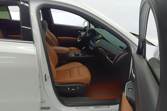 Cadillac XT4 2022 28T 2WD Premium – фото 6