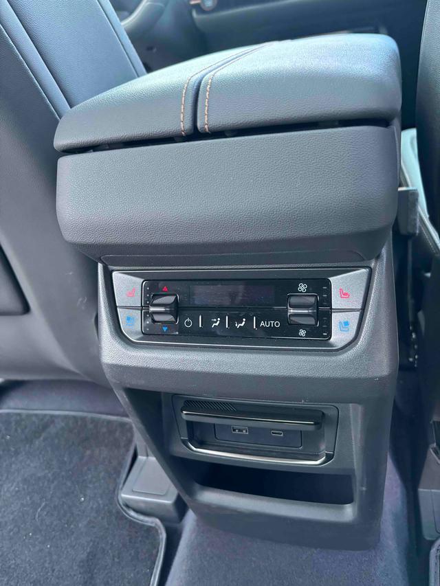 Ford Edge 2023 Edge L 2.0T EcoBoost E-Hybrid 4WD 7-Seater Supreme Edition – фото 11