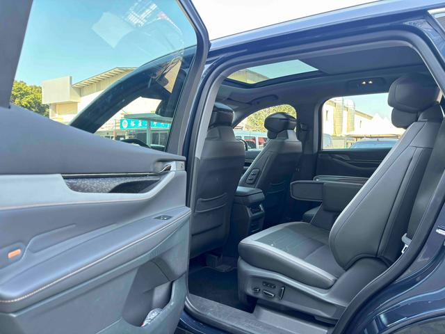 Ford Edge 2023 Edge L 2.0T EcoBoost E-Hybrid 4WD 7-Seater Supreme Edition – фото 12