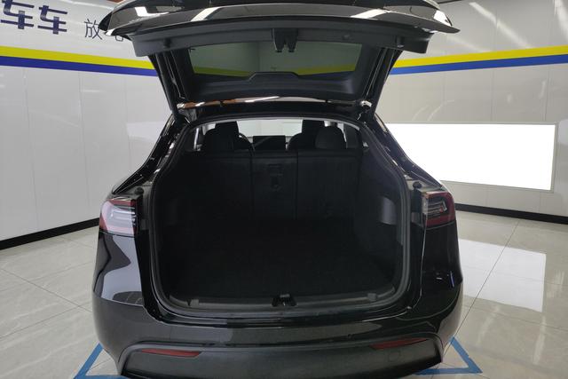 Tesla Model Y 2022 Facelift RWD – фото 11