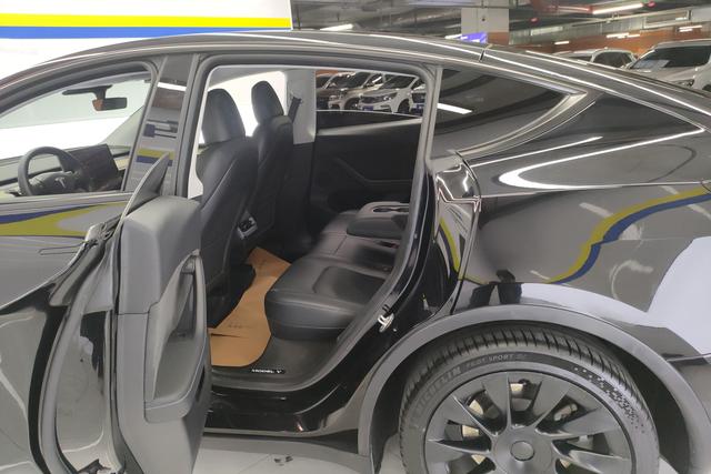 Tesla Model Y 2022 Facelift RWD – фото 13
