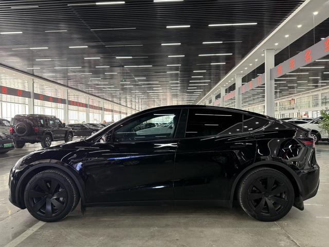 Tesla Model Y 2022 Facelift RWD – фото 27