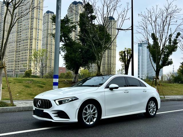 Mercedes-Benz A-class Модель 2020 года A 200 L Sports sedan – фото 1
