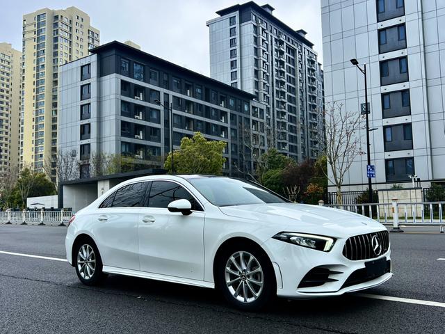 Mercedes-Benz A-class Модель 2020 года A 200 L Sports sedan – фото 3
