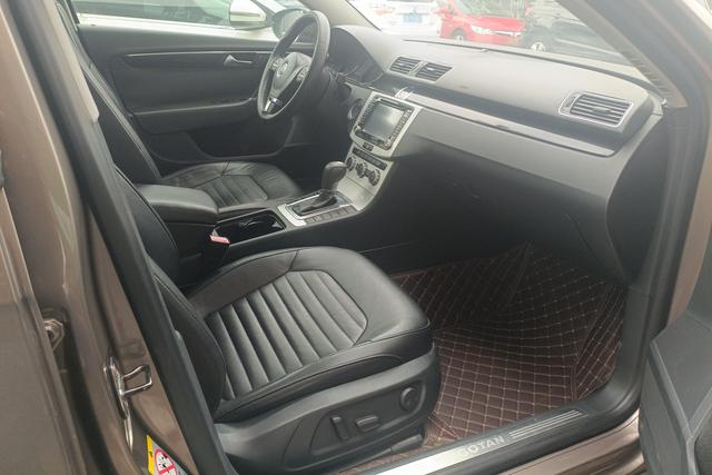 Volkswagen Magotan 2012 Facelift 1.8 TSI Luxury – фото 6