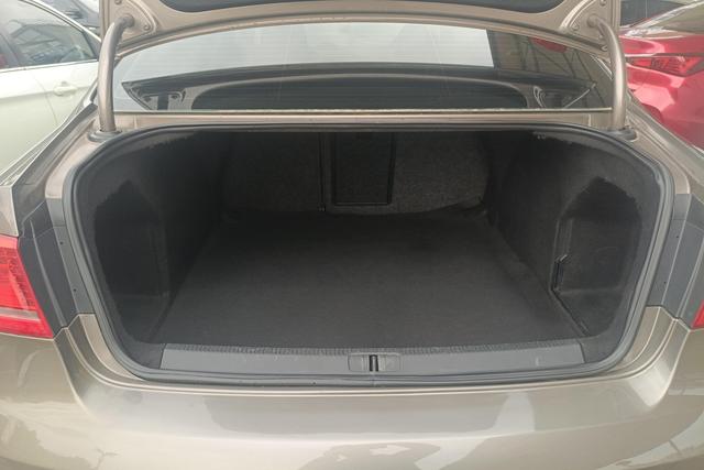 Volkswagen Magotan 2012 Facelift 1.8 TSI Luxury – фото 11