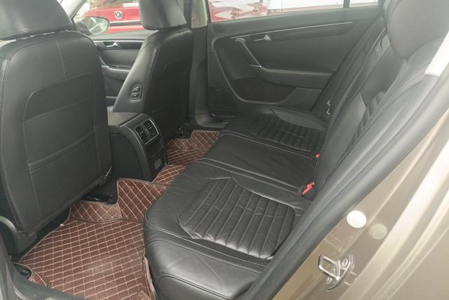 Volkswagen Magotan 2012 Facelift 1.8 TSI Luxury – фото 13