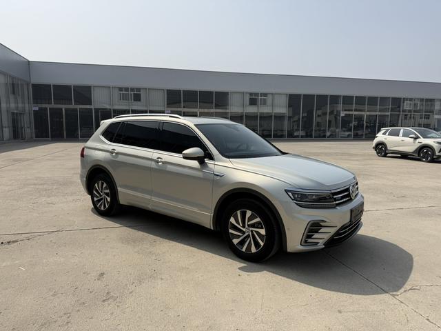 Volkswagen Tiguan L PHEV Модель 2020 года 430PHEV Plug-in hybrid Ultimate Edition – фото 2
