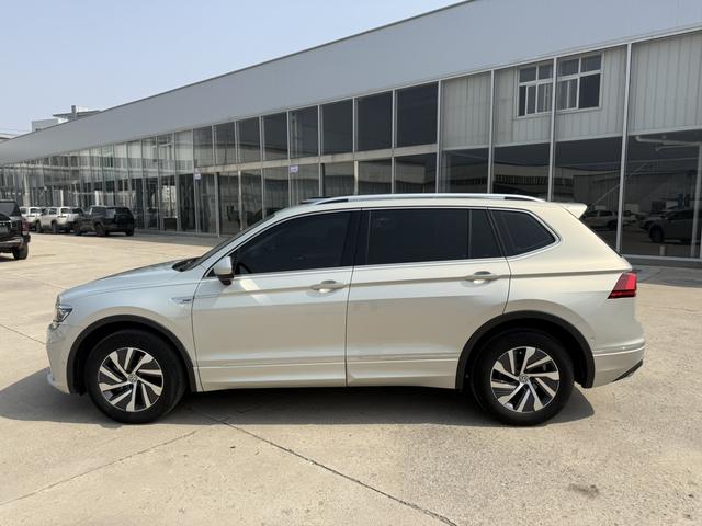 Volkswagen Tiguan L PHEV Модель 2020 года 430PHEV Plug-in hybrid Ultimate Edition – фото 5