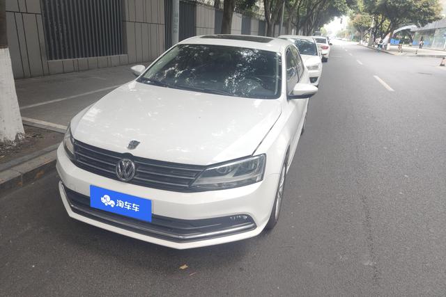 Volkswagen Sagitar 2015 1.6L Automatic Comfort – фото 1