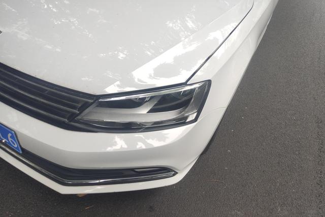 Volkswagen Sagitar 2015 1.6L Automatic Comfort – фото 2