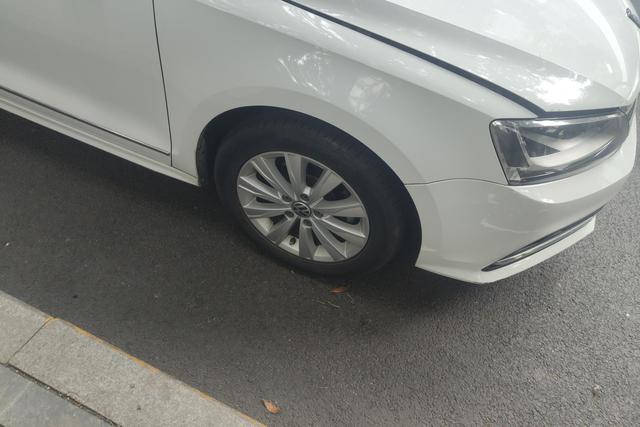 Volkswagen Sagitar 2015 1.6L Automatic Comfort – фото 5