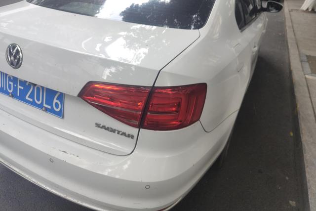 Volkswagen Sagitar 2015 1.6L Automatic Comfort – фото 8