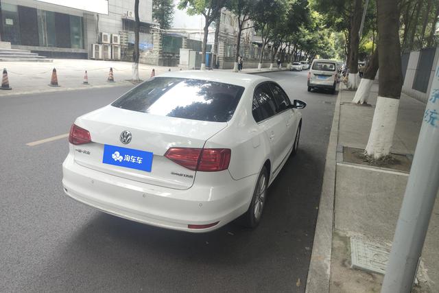 Volkswagen Sagitar 2015 1.6L Automatic Comfort – фото 9