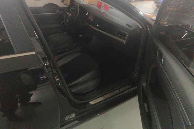 Volkswagen Lavida 2018 1.5L Automatic Comfort China V – фото 6