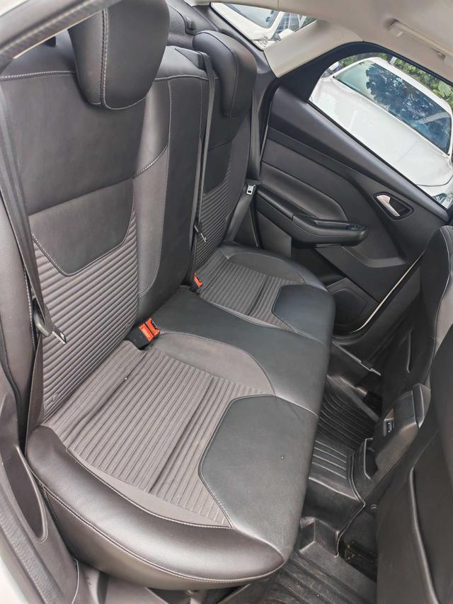 Ford Focus 2015 модификация Тройная литиевая батарея кузов EcoBoost 180 Automatic Flagship – фото 9
