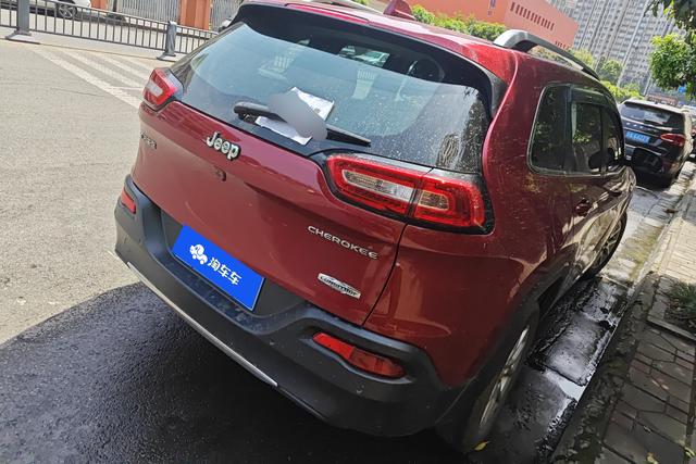 Jeep Cherokee 2016 модификация 2.0L Luxgen превосходить Edition – фото 9