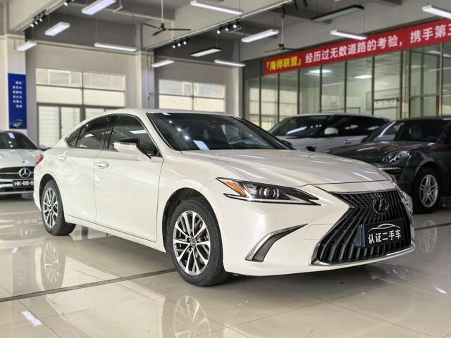 Lexus ES 2024 200 Premium – фото 3