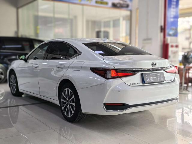 Lexus ES 2024 200 Premium – фото 7