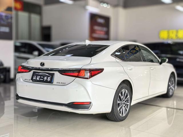 Lexus ES 2024 200 Premium – фото 9