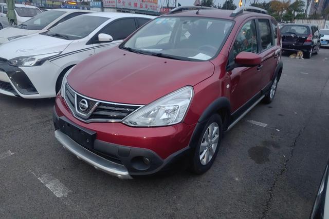 Nissan Livina 2013 Sharp 1.6XL CVT Comfort – фото 1