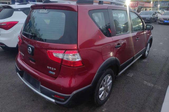 Nissan Livina 2013 Sharp 1.6XL CVT Comfort – фото 9
