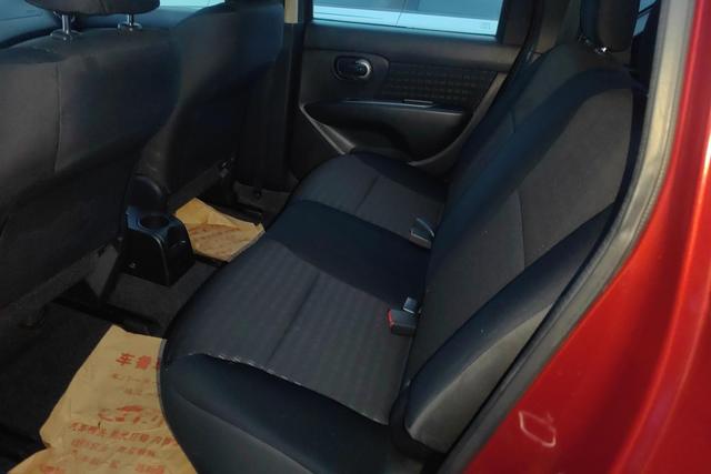 Nissan Livina 2013 Sharp 1.6XL CVT Comfort – фото 13