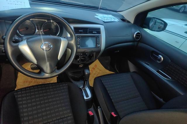 Nissan Livina 2013 Sharp 1.6XL CVT Comfort – фото 14