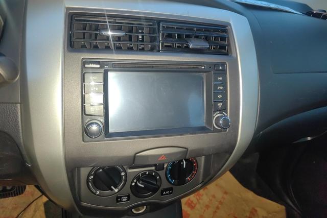 Nissan Livina 2013 Sharp 1.6XL CVT Comfort – фото 15