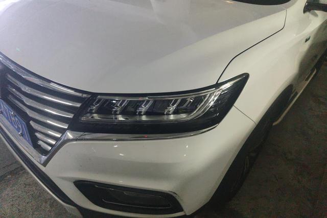 Roewe RX5 2019 20T 2WD Automatic Ali Smart Connect Platinum – фото 2