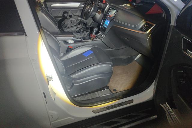 Roewe RX5 2019 20T 2WD Automatic Ali Smart Connect Platinum – фото 6