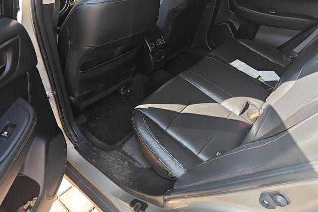 Subaru Outback 2015 2.5i Luxury Navigation – фото 13