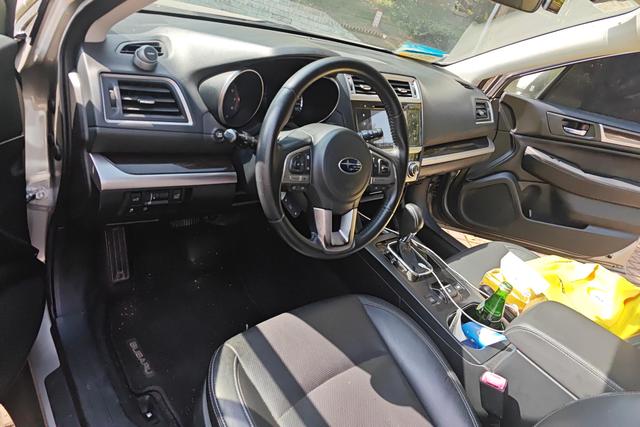Subaru Outback 2015 2.5i Luxury Navigation – фото 14