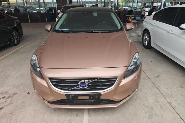 Volvo V40 2015 модификация 1.6T Smart Yi Edition – фото 3