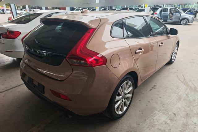 Volvo V40 2015 модификация 1.6T Smart Yi Edition – фото 9