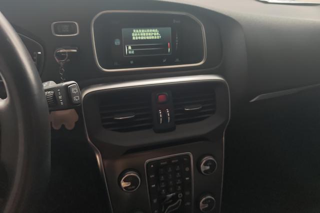Volvo V40 2015 модификация 1.6T Smart Yi Edition – фото 15