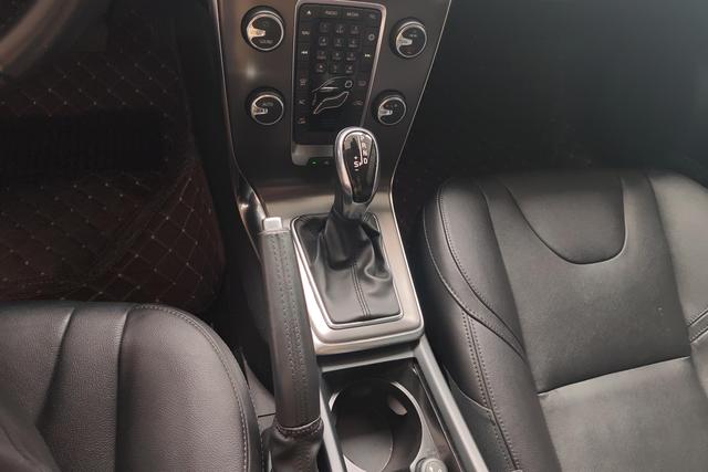 Volvo V40 2015 модификация 1.6T Smart Yi Edition – фото 16