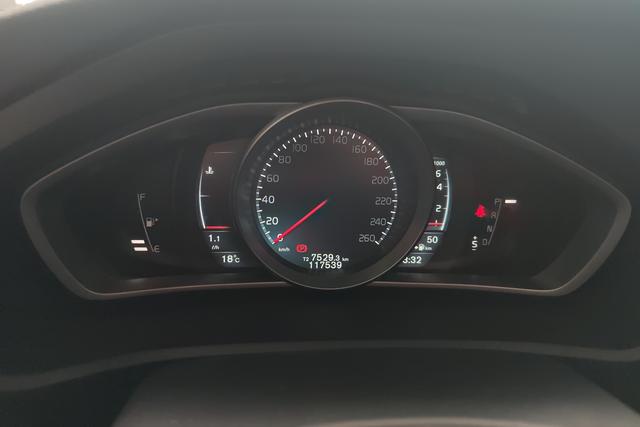 Volvo V40 2015 модификация 1.6T Smart Yi Edition – фото 17