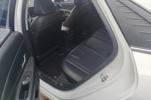 Hyundai Elantra 2021 1.5L CVT GLX Elite – фото 13