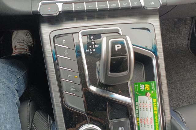 Geely Boyue Модель 2020 года 1.8TD DCT Smart PRO – фото 16