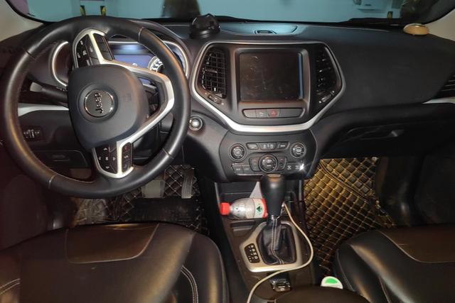 Jeep Cherokee 2017 2.4L Leading – фото 14