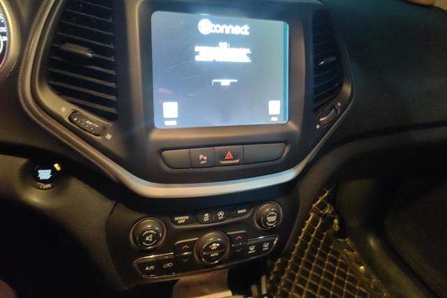 Jeep Cherokee 2017 2.4L Leading – фото 15