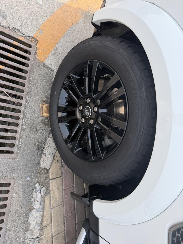 Land Rover Discovery 2016 модификация 3.0 SC Obsidian Black Collector Edition Edition SE – фото 2